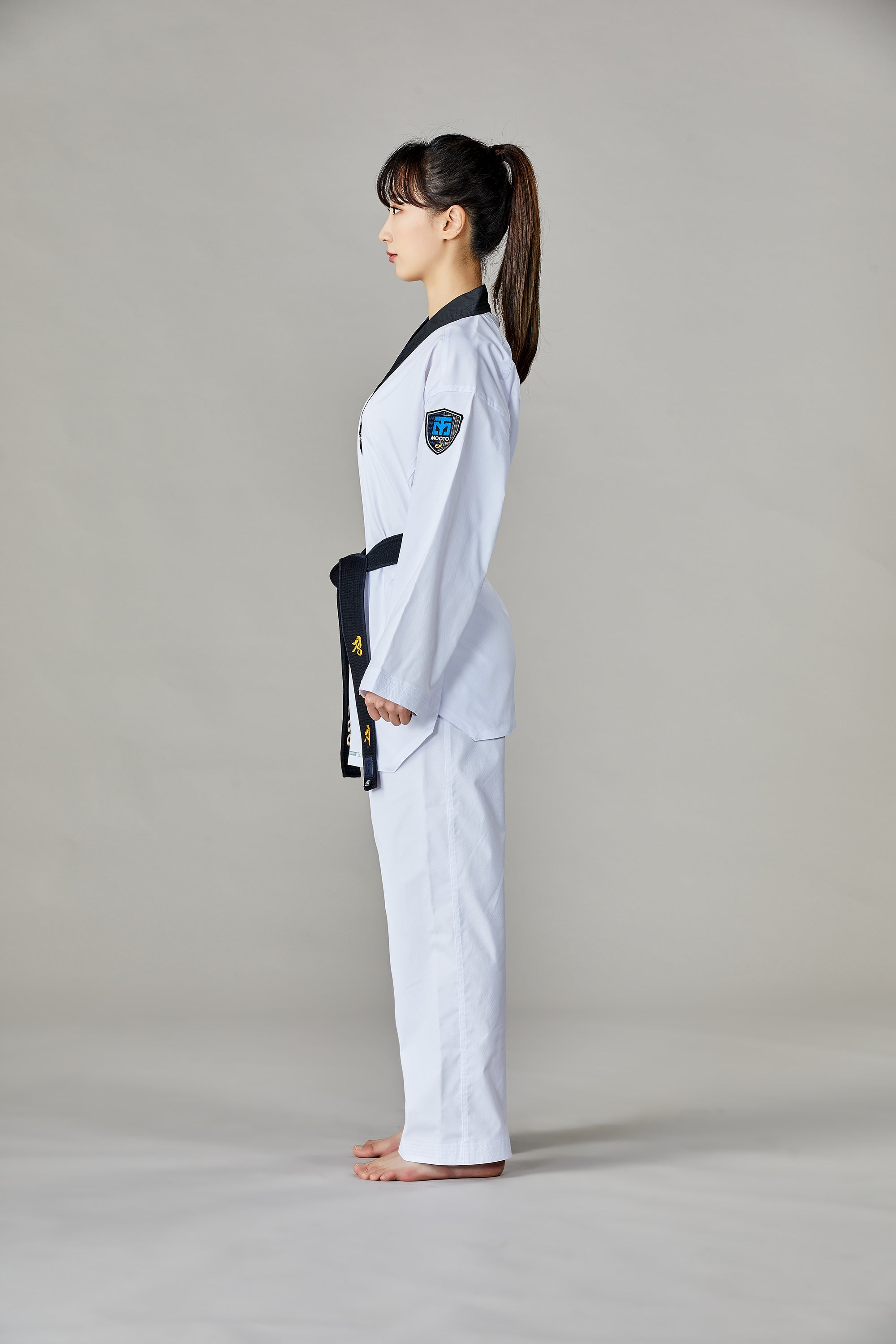 Mooto Extera 6 Kyorugi Uniform (Black-Neck)