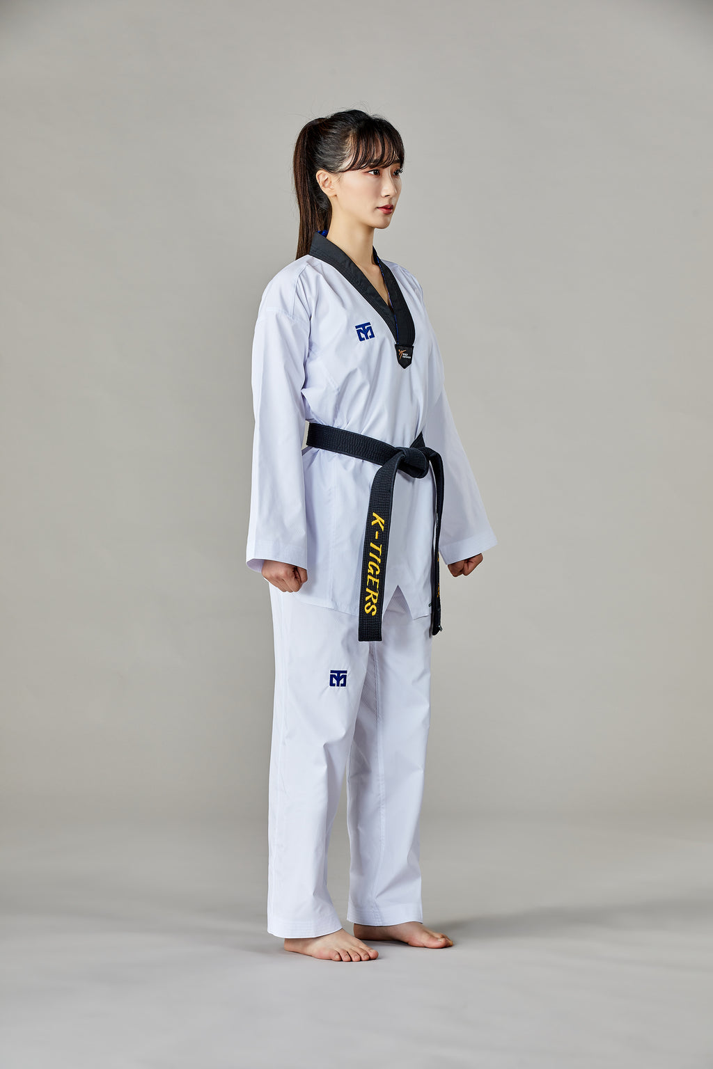 Mooto Extera 6 Kyorugi Uniform (Black-Neck)