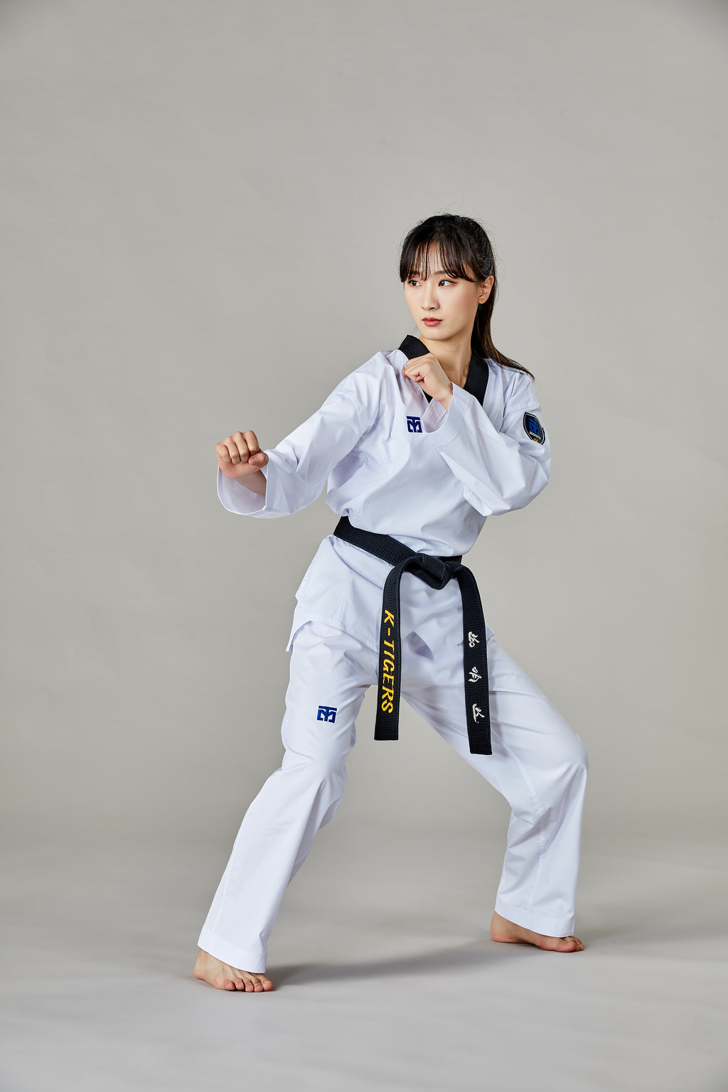 Mooto Extera 6 Kyorugi Uniform (Black-Neck)